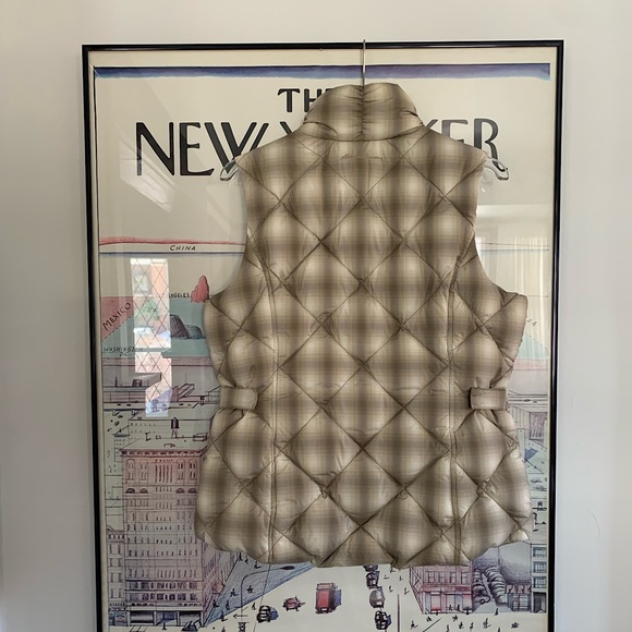 Eddie Bauer tan plaid puffer vest with adjustable side straps light & airy Med - Picture 2 of 16